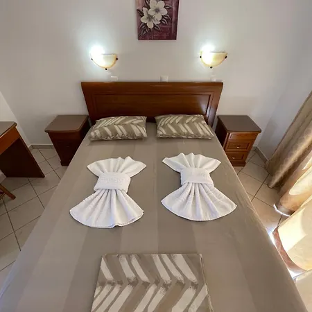Hotel Avra 2*
