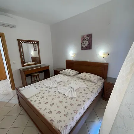 Hotel Avra 2*